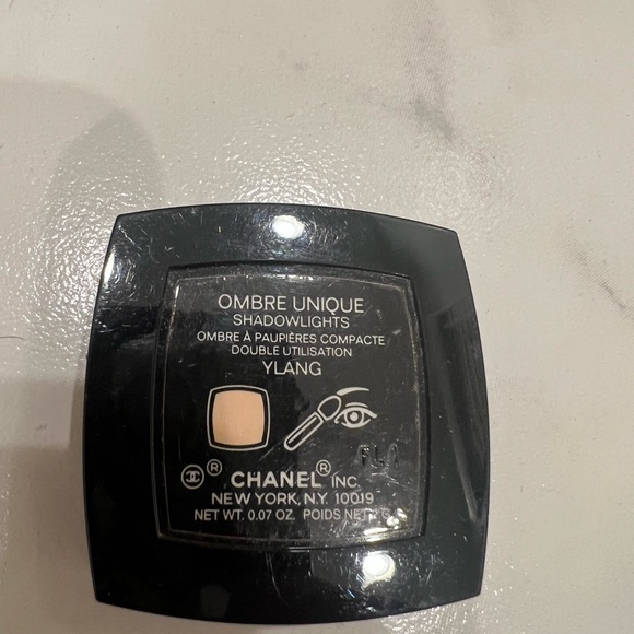 Chanel Eyeshadow- Ylang - Picture 2 of 2